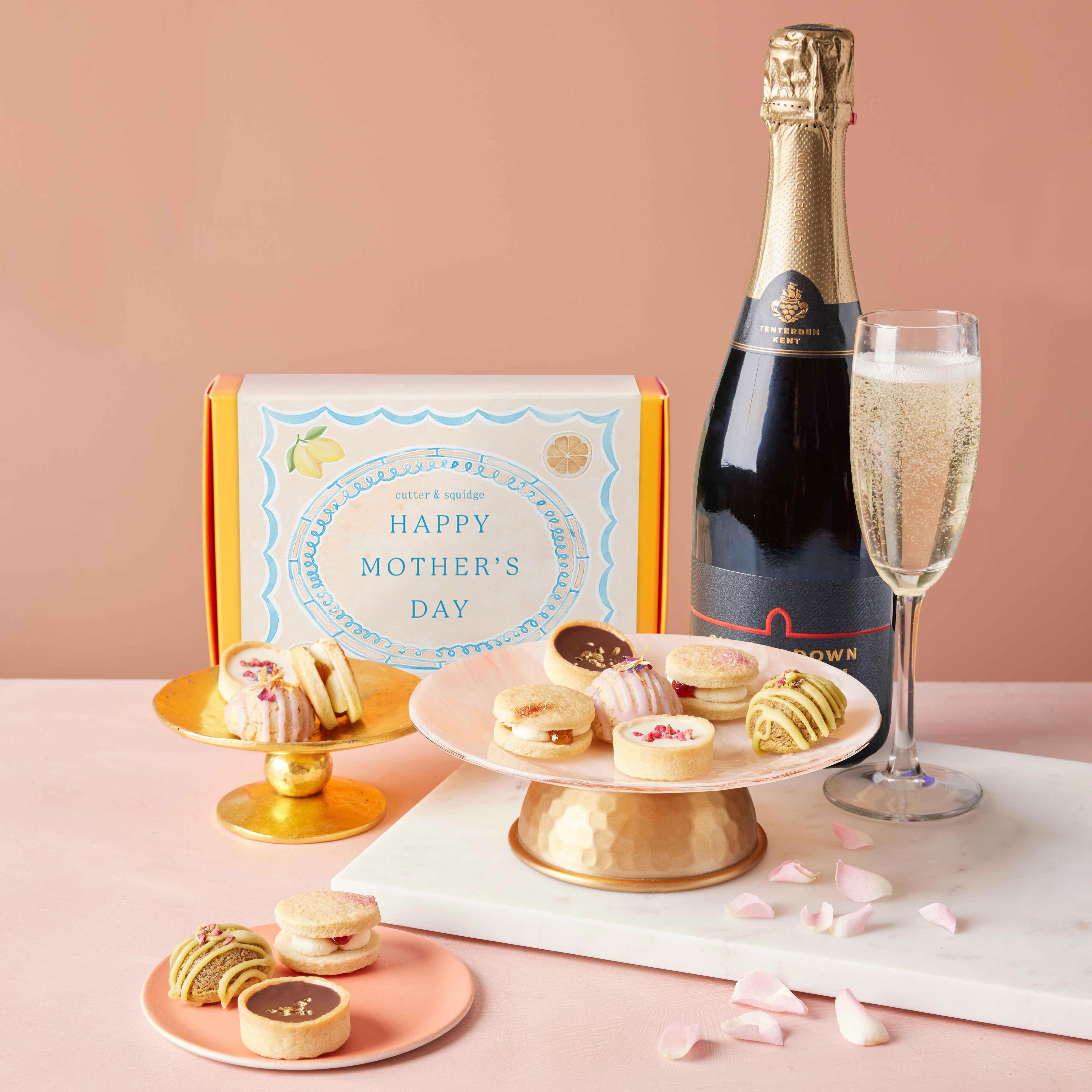 Mother's Day Dessert Bites Gift Box with English Spa…