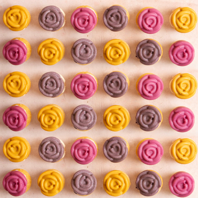 Cutter & Squidge 12 Pieces Eid Mubarak Flower Bouquet Cupcakes