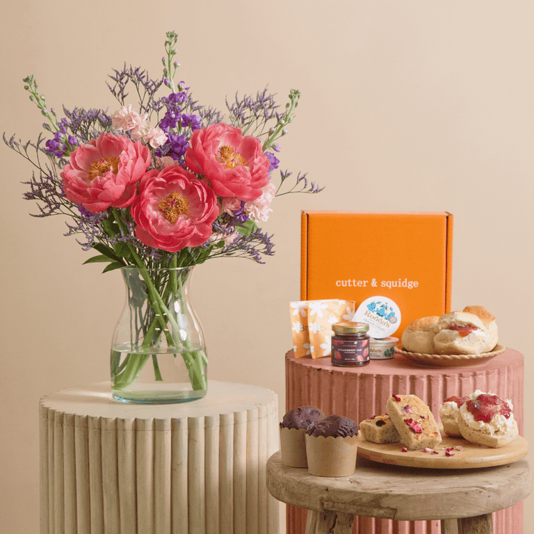 Fast Bundle Pigment Crush and Afternoon Tea Signature Gift with Vase