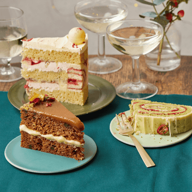 Christmas Gingerbread Cake - Main Image