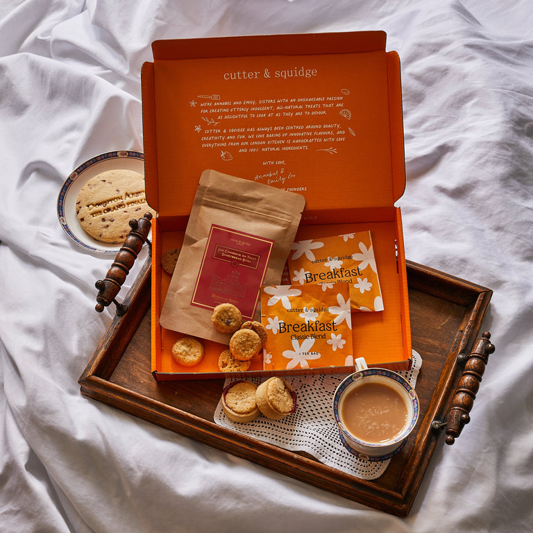 Cutter & Squidge One Hamper Downton Abbey: The Grand Finale Larder Treat Box