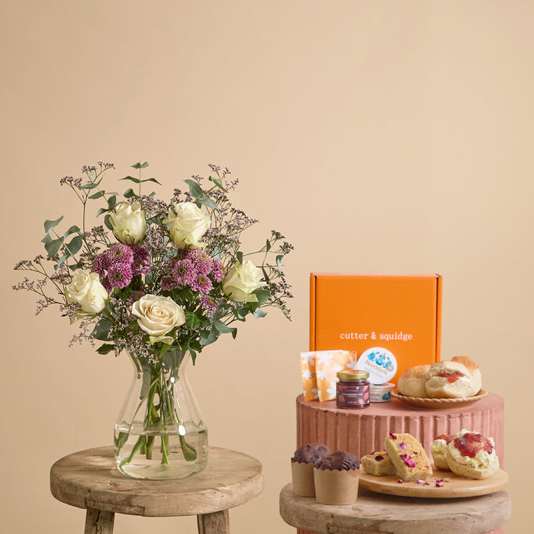 Fast Bundle Freddie's Choice Flowers and Afternoon Tea Signature Gift with Vase