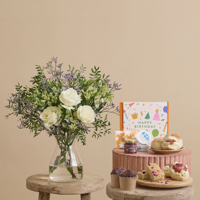 Fast Bundle Indigo Shores and Afternoon Tea Signature Gift with Vase