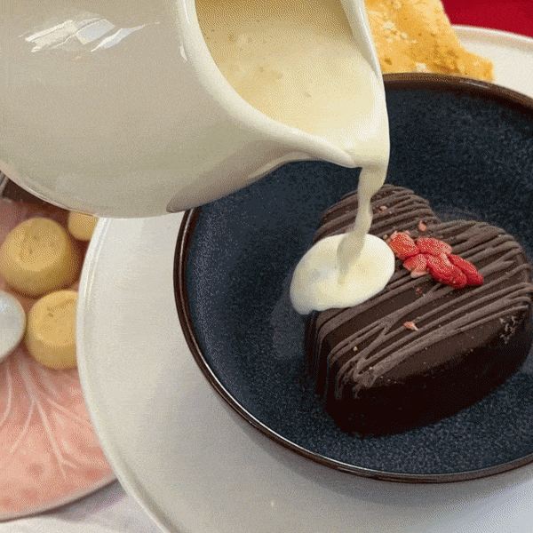 Cutter & Squidge Valentine's Day Fondue Heart Bomb